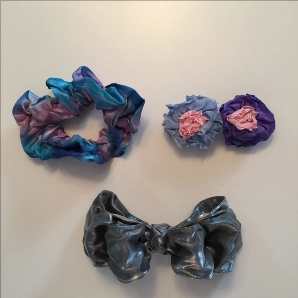 5 pieces of colorful fancy Y2K hair accessories black pink gray purple and blue